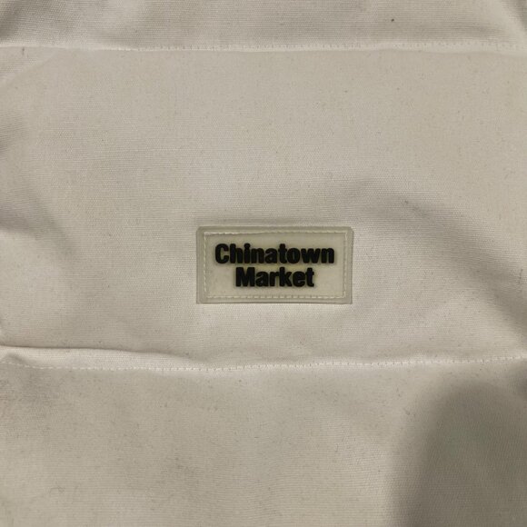 NEW CHINATOWN MARKET UV COLOR CHANGE PUFFER SMALL - Picture 5 of 10